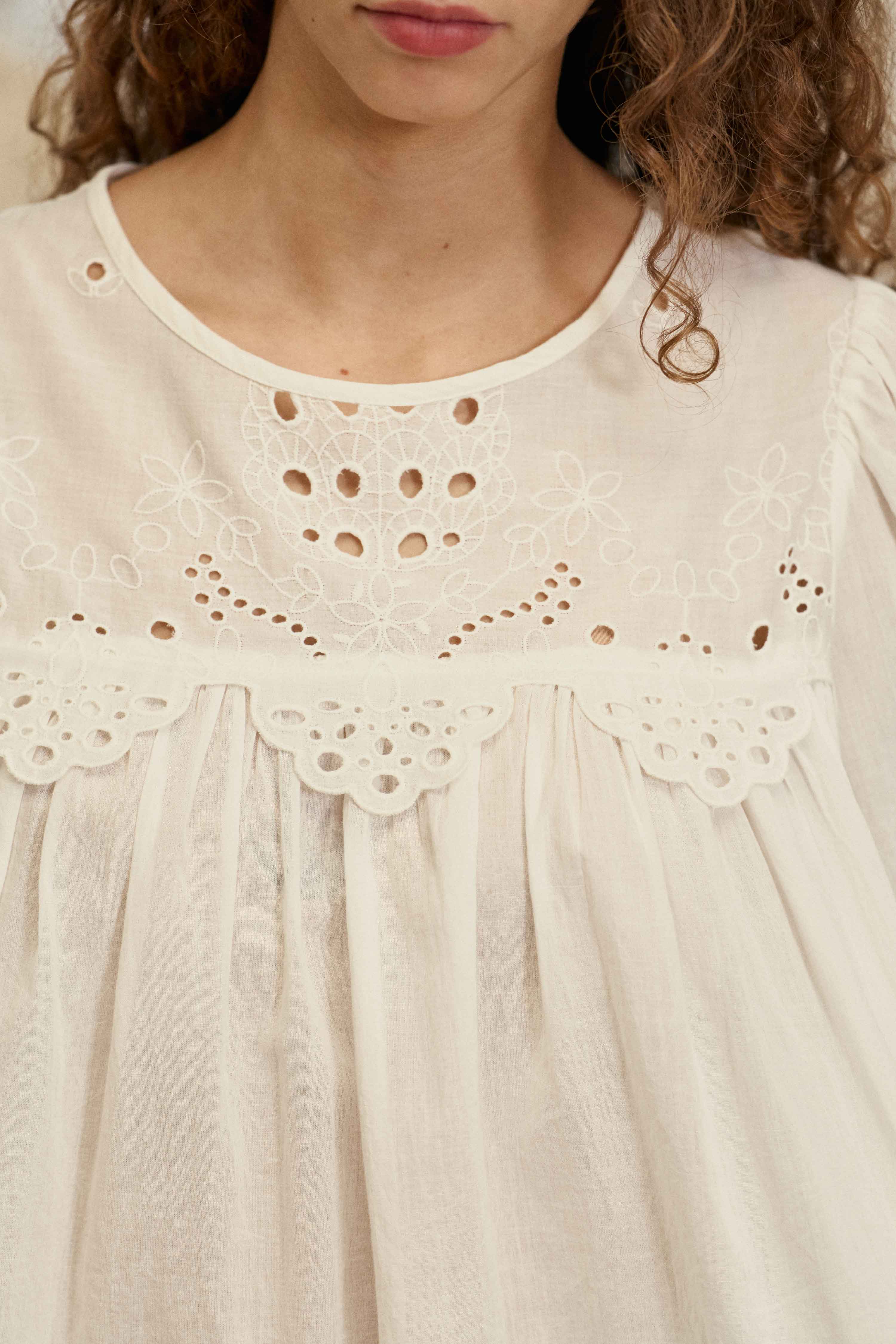 Brany - Blouse brodée
