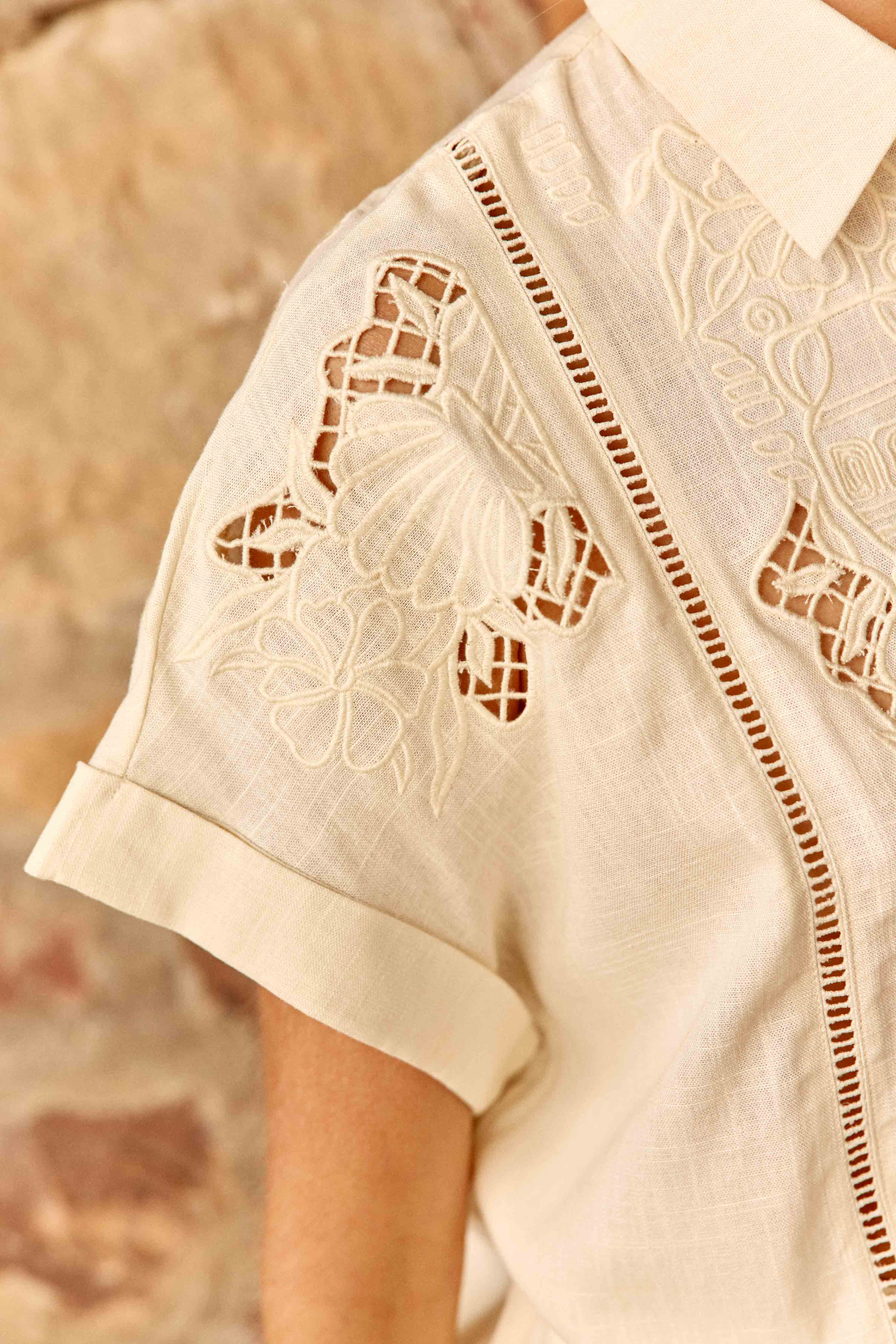 Cheryl - Chemisier à broderies ajourées