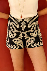 Shey - Short à broderies