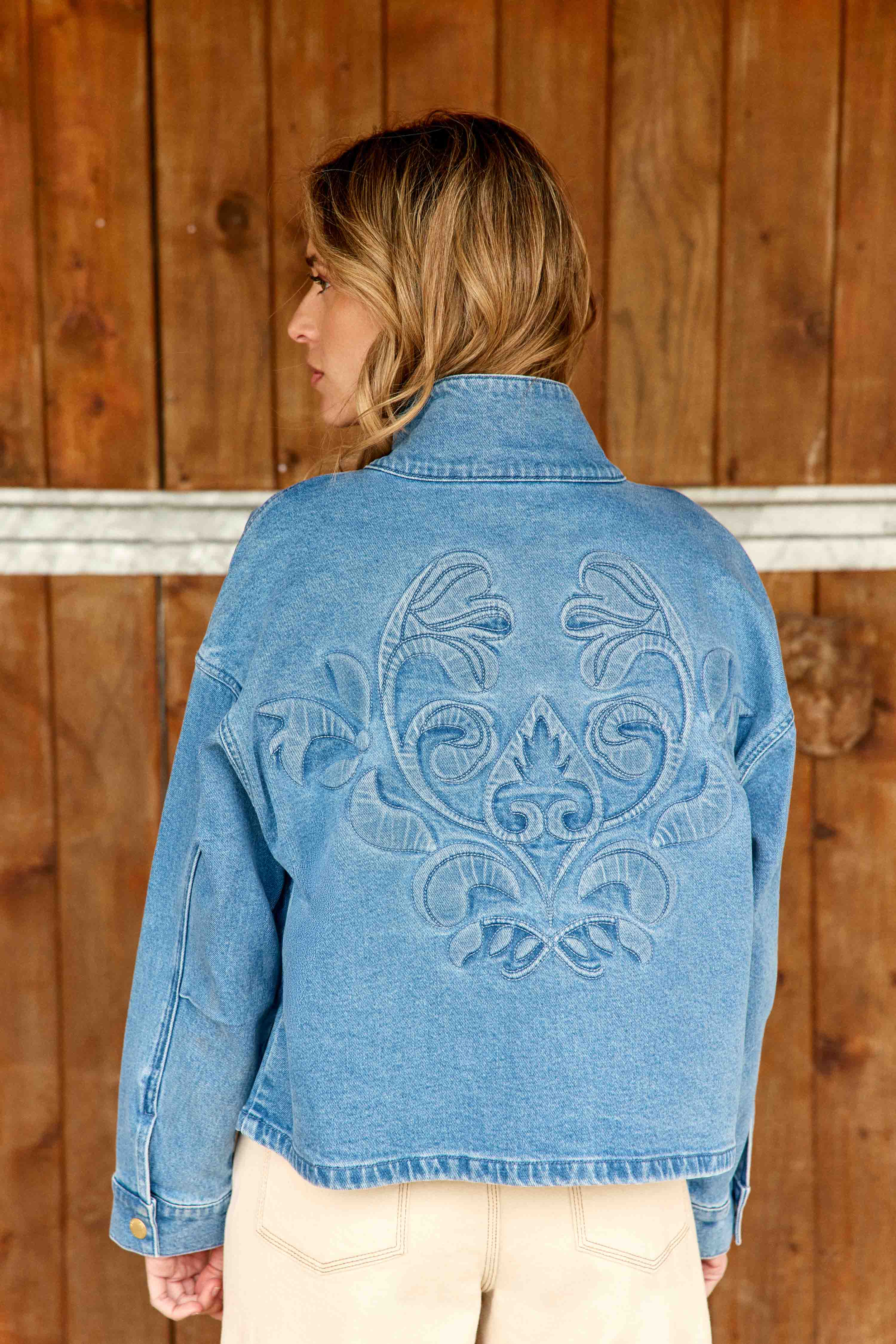 Velmo - Veste en jean brodée
