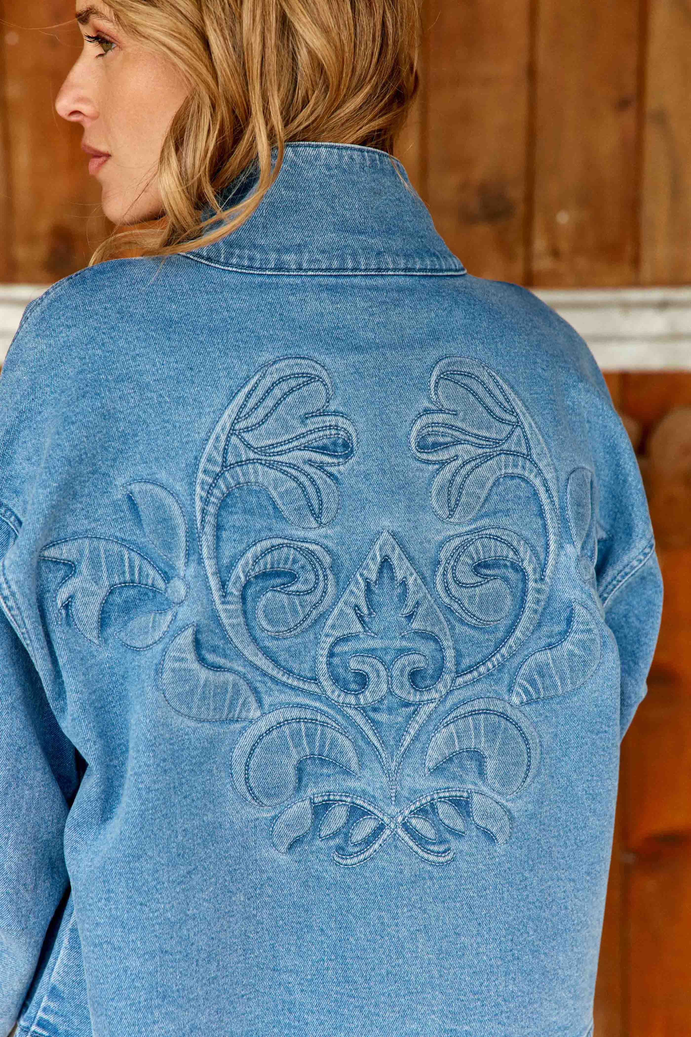 Velmo - Veste en jean brodée